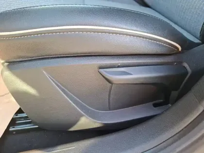 Photo 19 Renault Clio  E-Tech full hybrid 145