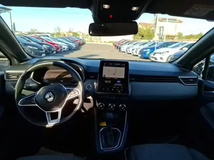 Photo 16 Renault Clio  E-Tech full hybrid 145