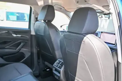 Photo 10 Volkswagen Tiguan  1.5 eHybrid 204ch DSG6