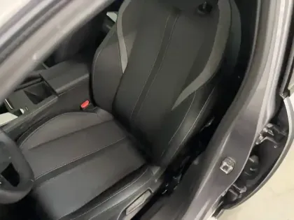 Photo 9 Peugeot 308  PureTech 130ch S&S EAT8