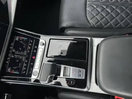 Photo 24 Audi Q8  55 TFSI e 381 Tiptronic 8 Quattro