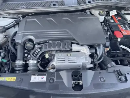 Photo 9 Peugeot 2008  PureTech 155 S&S EAT8