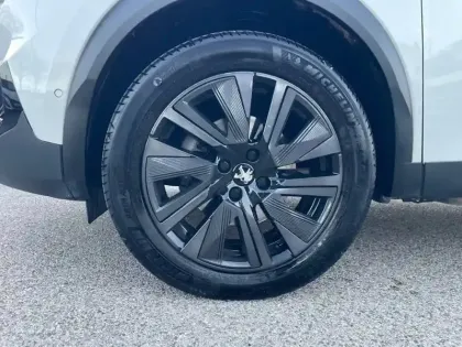 Photo 8 Peugeot 2008  PureTech 155 S&S EAT8