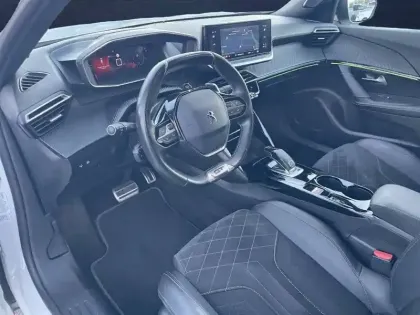 Photo 16 Peugeot 2008  PureTech 155 S&S EAT8