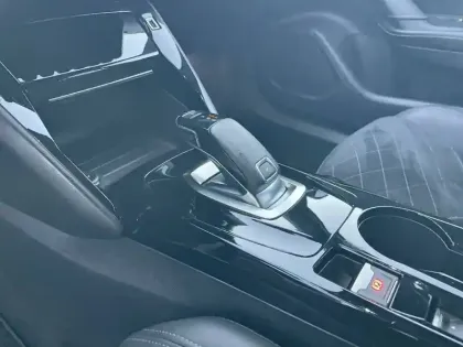 Photo 20 Peugeot 2008  PureTech 155 S&S EAT8