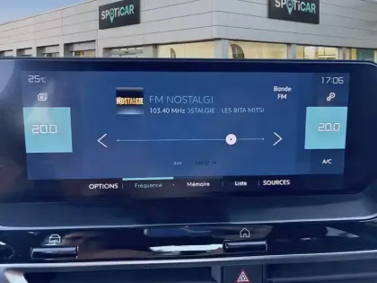 Photo 6 Citroën C4 e- 136 ch Automatique