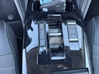 Photo 16 Citroën C4 e- 136 ch Automatique