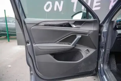 Photo 14 Volkswagen Tiguan  1.5 eHybrid 272ch DSG6