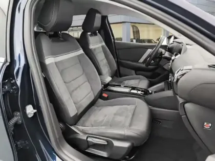 Photo 13 Citroën C4  Hybride 136 e-DCS6