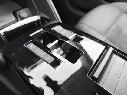 Photo 11 Citroën C4  Hybride 136 e-DCS6