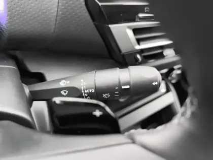 Photo 20 Citroën C4  Hybride 136 e-DCS6