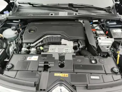 Photo 26 Citroën C4  Hybride 136 e-DCS6