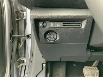 Photo 12 Citroën C4 e- 136 ch Automatique