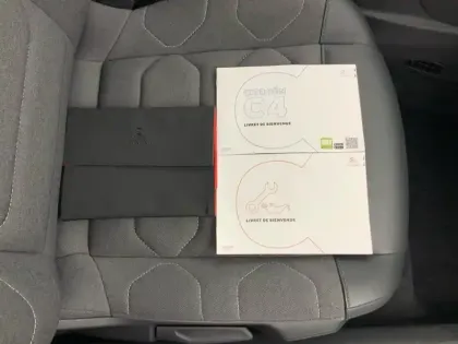 Photo 23 Citroën C4 e- 136 ch Automatique