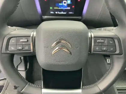 Photo 14 Citroën C4 e- 136 ch Automatique