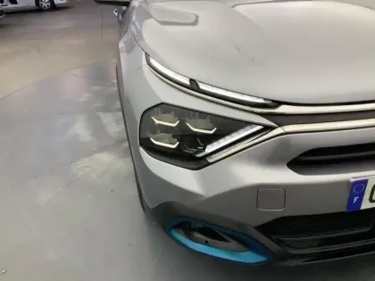 Photo 19 Citroën C4 e- 136 ch Automatique