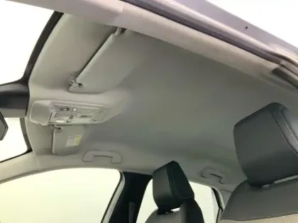 Photo 17 Citroën C4 e- 136 ch Automatique