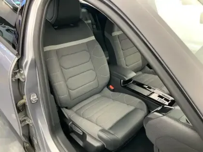 Photo 8 Citroën C4 e- 136 ch Automatique