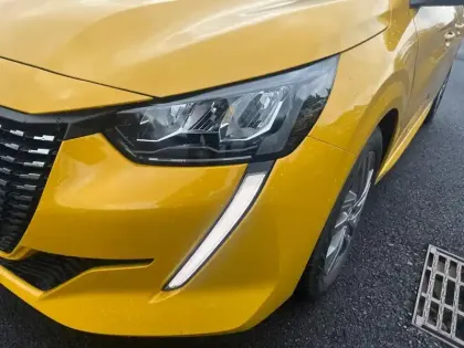 Photo 19 Peugeot 208  PureTech 100 S&S BVM6