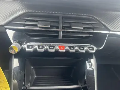 Photo 11 Peugeot 208  PureTech 100 S&S BVM6