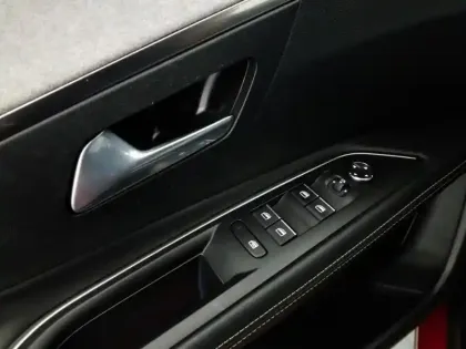 Photo 19 Peugeot 3008  Hybrid 225 e-EAT8