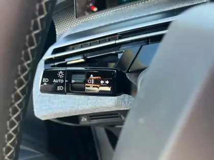 Photo 20 Peugeot 3008  Electrique 210 ch 73 kWh