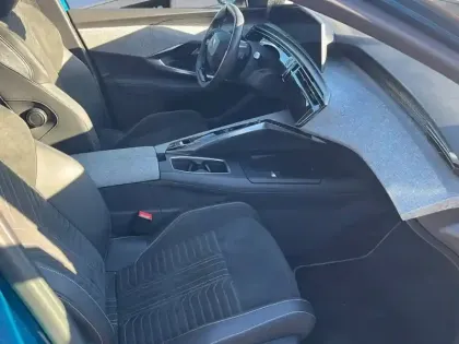 Photo 13 Peugeot 3008  Electrique 210 ch 73 kWh