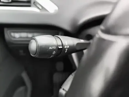 Photo 13 Peugeot 2008  PureTech 82ch S&S BVM5