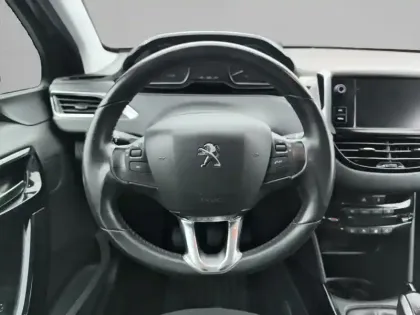 Photo 10 Peugeot 2008  PureTech 82ch S&S BVM5
