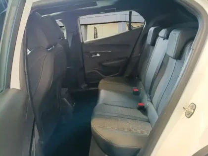 Photo 9 Peugeot 2008 Gén. II Ph1 NG GT 5