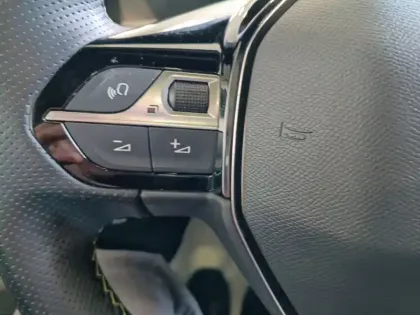 Photo 14 Peugeot 2008 Gén. II Ph1 NG GT 5