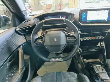 Photo 10 Peugeot 2008 Gén. II Ph1 NG GT 5