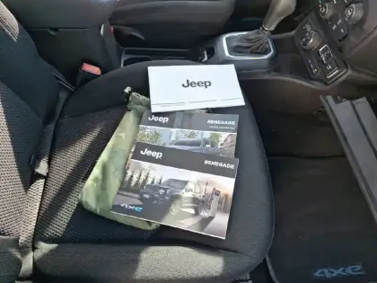 Photo 23 Jeep Renegade  1.3 Turbo T4 190 ch PHEV AT6 4xe eAWD