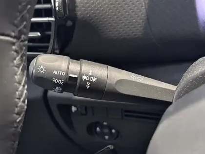 Photo 17 Citroën C4  Hybride 145 e-DCS6