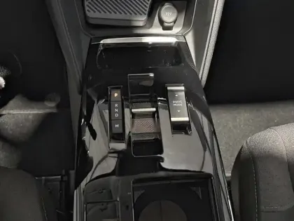 Photo 8 Citroën C4  Hybride 145 e-DCS6