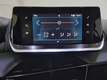 Photo 19 Peugeot 208  PureTech 75 S&S BVM5