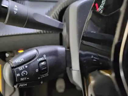 Photo 55 Peugeot 208  PureTech 75 S&S BVM5