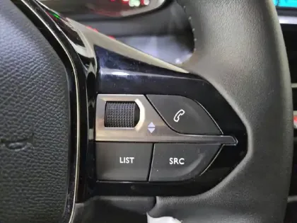 Photo 57 Peugeot 208  PureTech 75 S&S BVM5