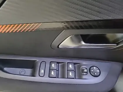 Photo 59 Peugeot 208  PureTech 75 S&S BVM5