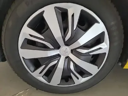 Photo 42 Peugeot 208  PureTech 75 S&S BVM5