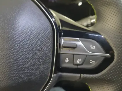 Photo 14 Peugeot 308  PureTech 130ch S&S EAT8