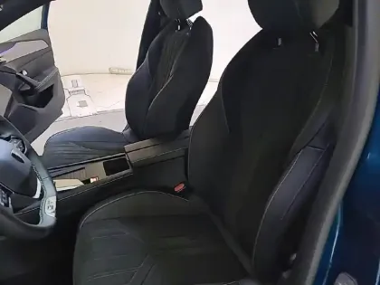 Photo 28 Peugeot 308  PureTech 130ch S&S EAT8