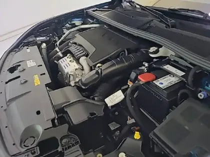 Photo 32 Peugeot 308  PureTech 130ch S&S EAT8