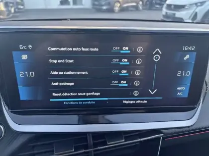 Photo 19 Peugeot 208  PureTech 100 S&S BVM6