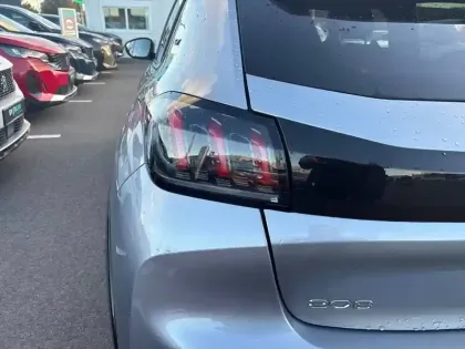 Photo 16 Peugeot 208  PureTech 100 S&S BVM6