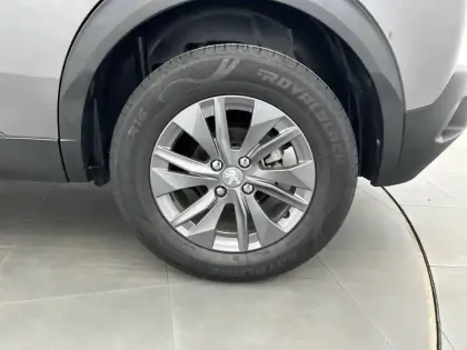 Photo 38 Peugeot 2008  PureTech 100 S&S BVM6