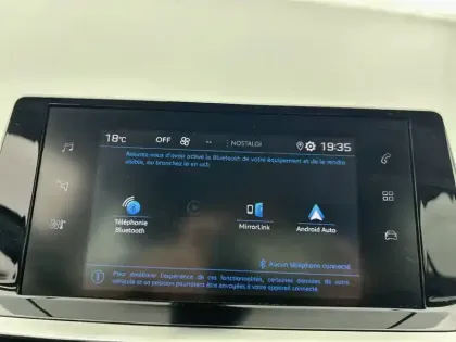 Photo 49 Peugeot 2008  PureTech 100 S&S BVM6