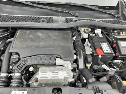 Photo 45 Peugeot 2008  PureTech 100 S&S BVM6