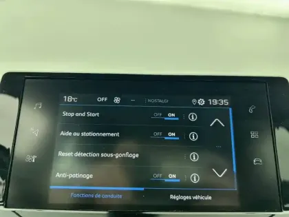 Photo 50 Peugeot 2008  PureTech 100 S&S BVM6