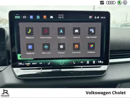 Photo 20 Volkswagen T-roc  1.5 eTSI EVO2 Hybrid 150 ch DSG7